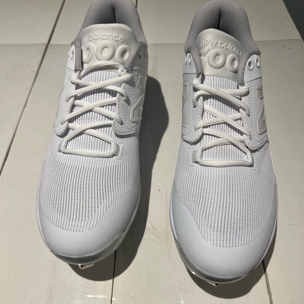 Men’s New Balance Brand New White Baseball Cleats